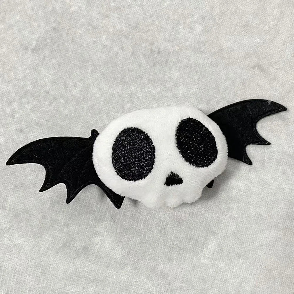 Subculture Gothic Lolita Hairpin Harajuku Y2K Girl Hair Clip Headdress Plush Skull Headwear Halloween Hair Accessories