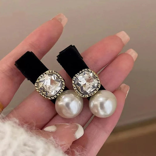 2/4pcs Pearl small fragrance side clip headpiece for women, exquisite black velvet bangs hair clip, retro new high-end clip
