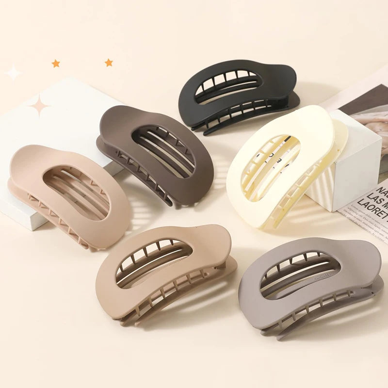 Fashion Oval Flat Hair Clips for Women New Design Leopard Large Flat Round Claw Clip French Acrylic Lying Down Hair Accessories
