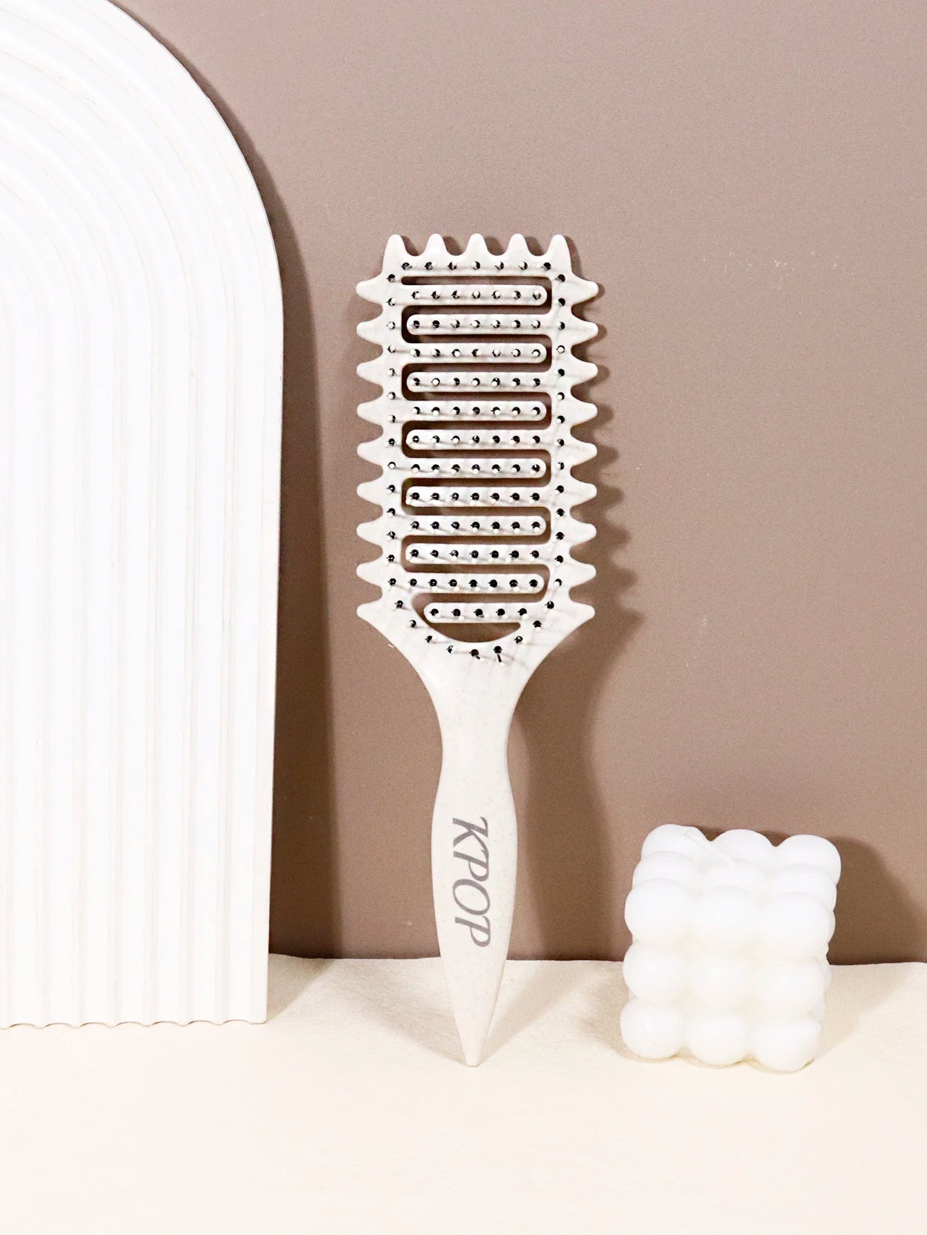 KPOP Curling Brush - Nylon bristles and ABS handle for creating curly hair styling Special for real hair wigs