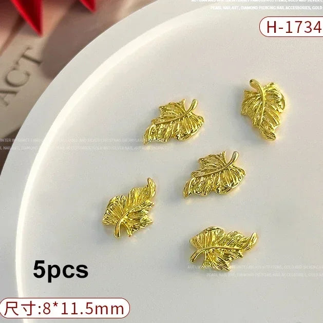 Flat Pearl Wreath Star Bowknot Butterfly Rhinestones Christmas Koi Metal Alloy Jewelry Nail Art Decorations Manicure Accessories