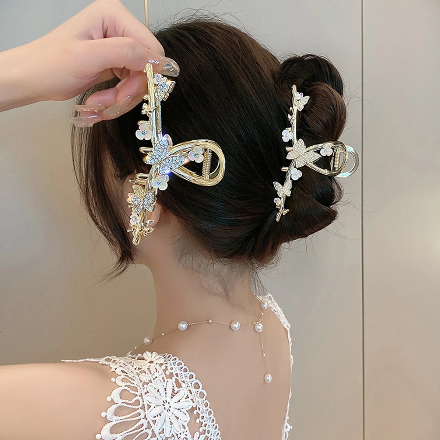 Elegant Butterfly Hair Claw Clips Gold Color Alloy Hairpins Side Clips Pearls/Rhinestone Butterfly Flower Designs Hair Jewelry