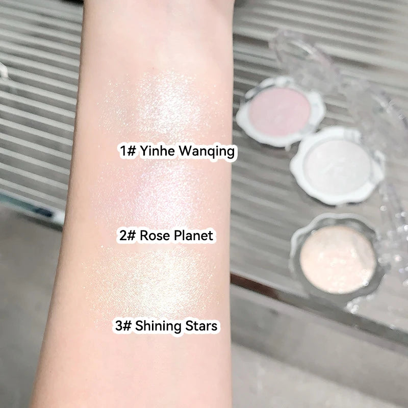 Natural three-dimensional highlighter powder, modify and brighten the silkworm, hold makeup and show color, fine highlighter
