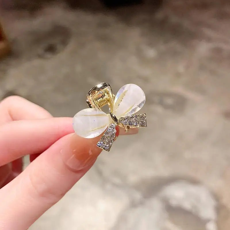 Super Cute Crystal Butterfly Mini Hairpin Girls Hair Accessories Bangs Clip Top Clip Exquisite Small Hair Claw