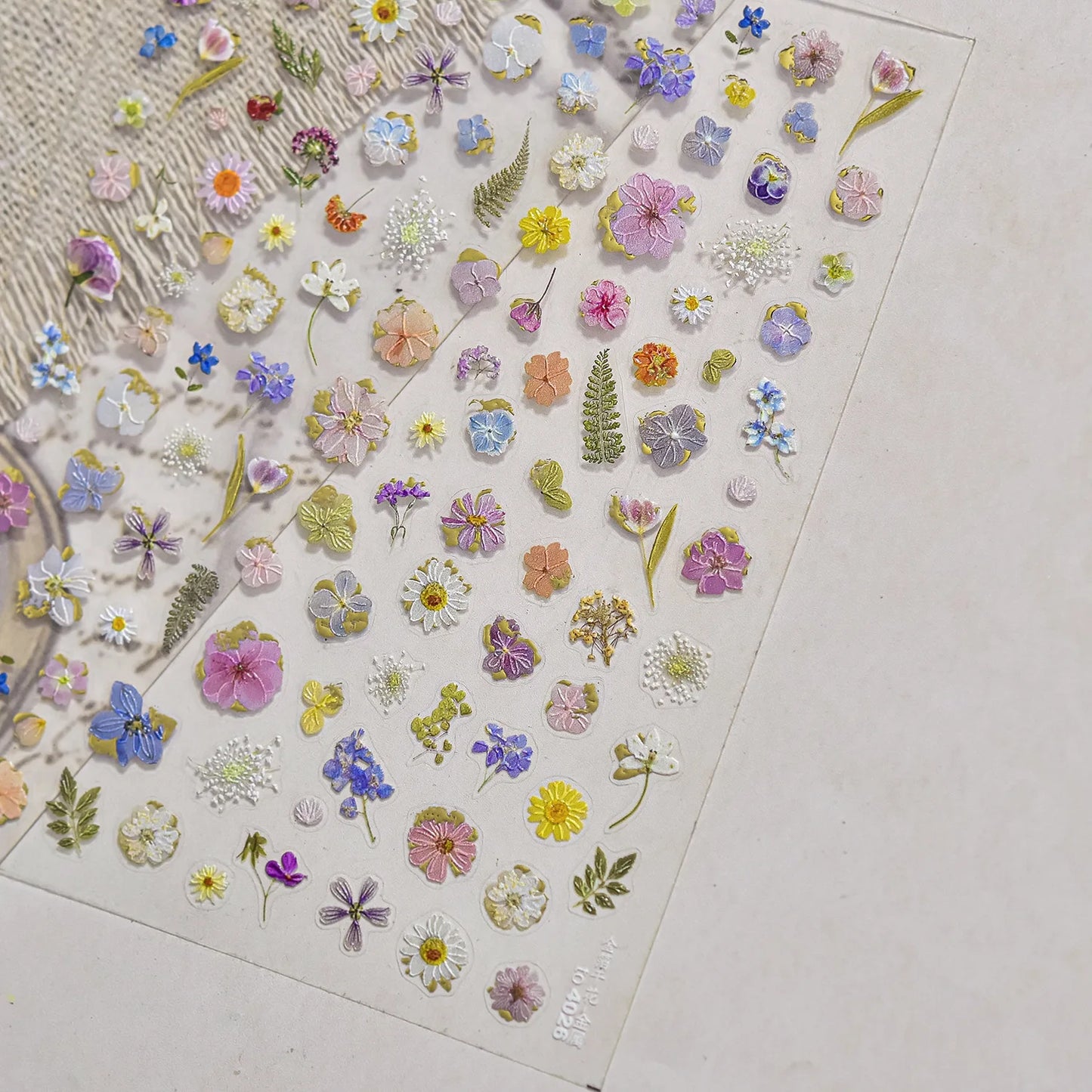 Wild Daisy Crystal Diamond Nail Sticker 5D Adhesive Flower Trendy Nail Art Stickers DIY Nail Art Decorations 3D Manicure Decals