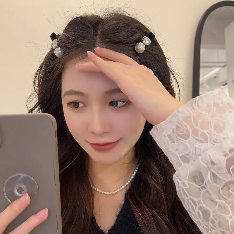 2/4pcs Pearl small fragrance side clip headpiece for women, exquisite black velvet bangs hair clip, retro new high-end clip