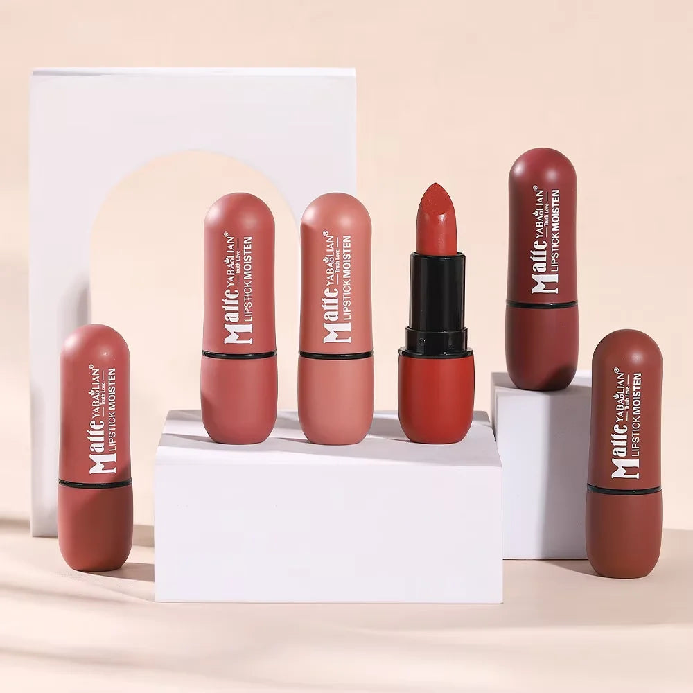 Ladies' Christmas Makeup Set, 6 Lipstick and Makeup Bag, Durable and Easy to Apply Designed for Ladies and Girls