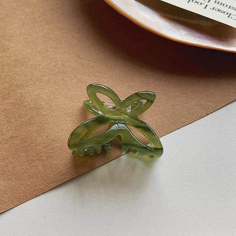 New Butterfly Hair Clips Women Retro French Personality Jelly Hairpin Plastic Green Hair Claw Ladies Hairgrips Hair Accessories