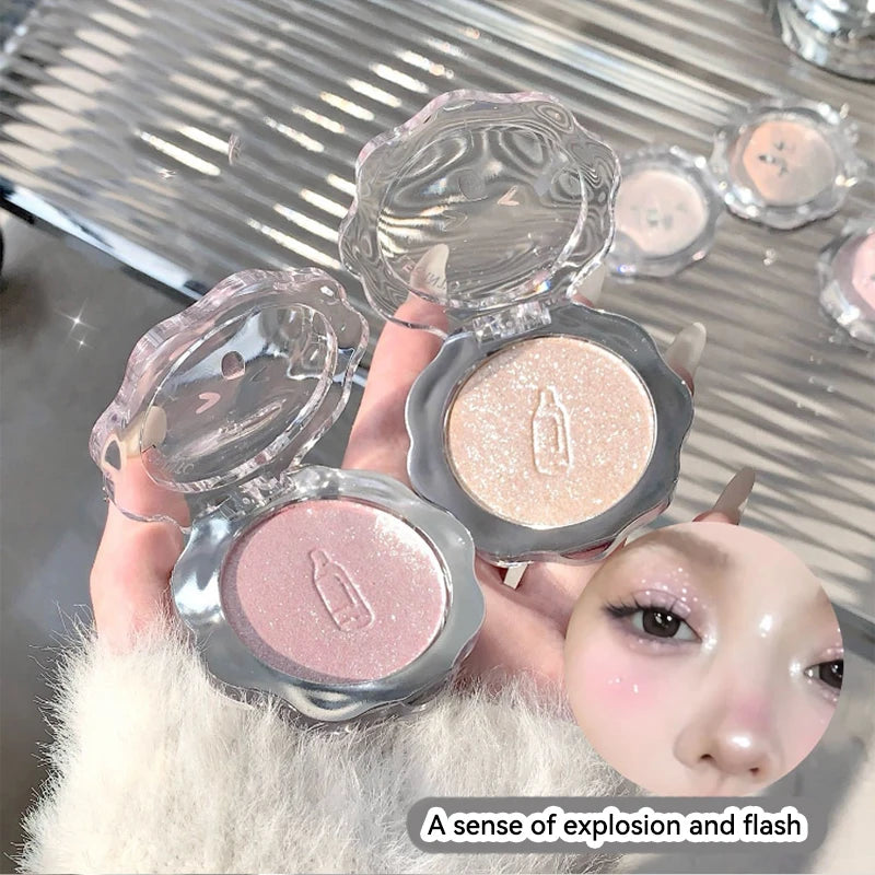 Natural three-dimensional highlighter powder, modify and brighten the silkworm, hold makeup and show color, fine highlighter